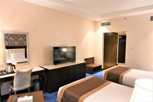 Crystal Plaza Al Majaz Hotel - Accessibility and Policies
