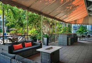 DoubleTree by Hilton Palm Beach Gardens - Location and Accessibility