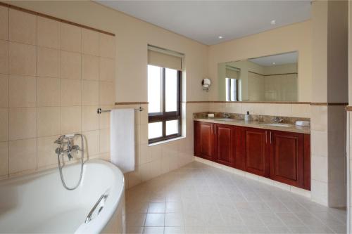 Dubai Creek Club Villas - Questions About Your Stay