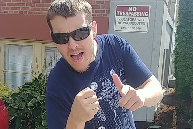 Elizabeth City Scavenger Hunt Excursion by Wacky Walks - Interactive Remote Guidance