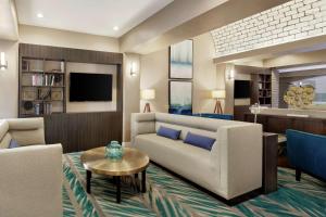 Embassy Suites by Hilton Arcadia-Pasadena Area - Convenient Hotel Policies