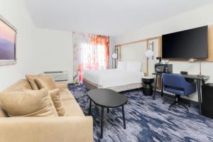 Fairfield Inn and Suites by Marriott San Jose Airport - Comfortable Accommodations