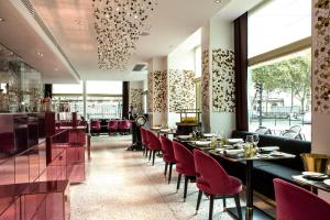 Fauchon L'hotel Paris - Family-Friendly Accommodations