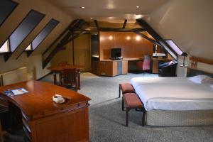 Fletcher Hotel-Restaurant Kasteel Erenstein - Location and Accessibility