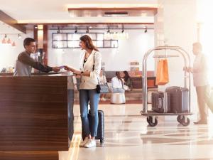 Flora Al Barsha Hotel At The Mall - Dining Experiences
