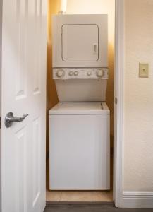 Floridays Orlando Two & Three Bed Rooms Condo Resort - Guest Ratings and Feedback