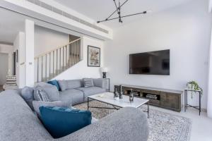 Frank Porter - Cherrywoods - Questions About Your Stay