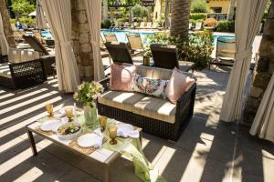 Grand Reserve at The Meritage - Dining Options