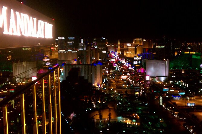 Group Discounted Walking Tour on the Las Vegas Strip With Photos and Champagne - Package Features