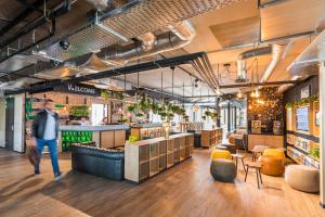 GuestHouse Hotel Kaatsheuvel-Waalwijk - Room Types and Features