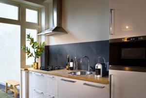 Haarlem Hotel Suites - Friendly Staff Hospitality