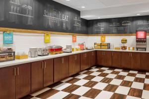 Hampton Inn & Suites Ridgecrest - Accommodation Options