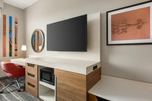 Hampton Inn & Suites San Mateo-San Francisco Airport - Exceptional Guest Reviews