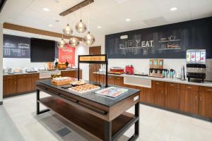 Hampton Inn & Suites Watsonville - Room Options