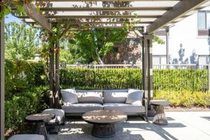 Hampton Inn & Suites Windsor-Sonoma Wine Country - Location and Nearby Attractions