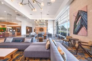 Hilton Garden Inn Fremont Milpitas - Internet, Parking, and EV Charging