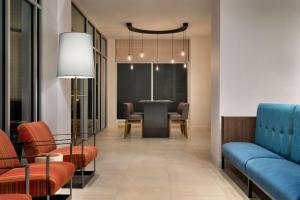 Hilton Garden Inn New York Times Square South - Room Types Available