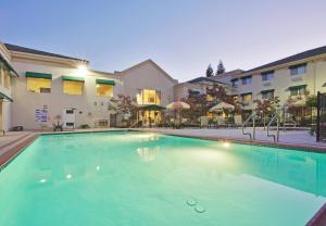 Holiday Inn Auburn, an IHG Hotel - Room Types and Features