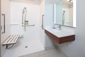 Holiday Inn Express & Suites Clovis Fresno Area, an IHG Hotel - Guest Ratings and Feedback