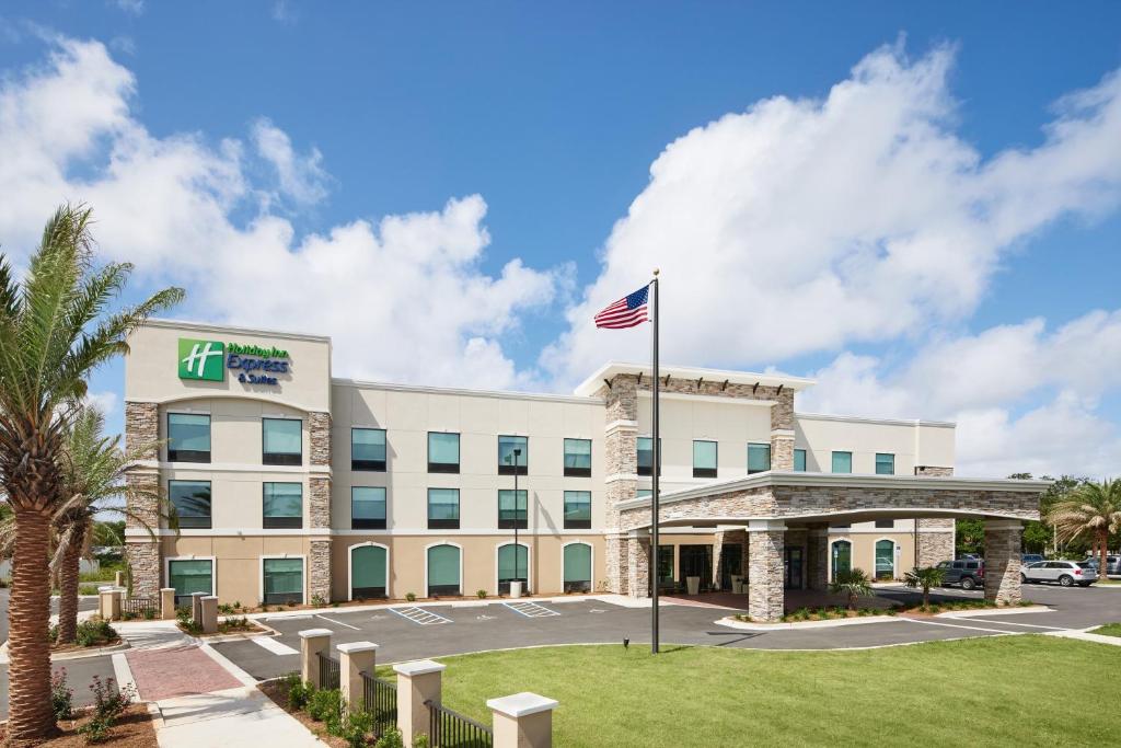 Holiday Inn Express & Suites Gulf Breeze – Pensacola Area, an IHG Hotel Review