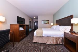 Holiday Inn Express & Suites Indio - Coachella Valley, an IHG Hotel - Check-in and Check-out