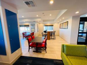 Holiday Inn Express & Suites Salinas, an IHG Hotel - Breakfast Highlights