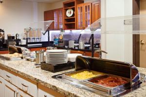 Homewood Suites by Hilton Fairfield-Napa Valley Area - Breakfast and Dining Options