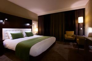 Hotel Arrows - Hotel Location and Surroundings