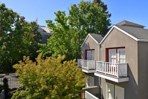 Hotel La Rose - Guest Reviews and Ratings
