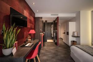 Hotel Le Parc - The Table of Franck Putelat - Discovering Guest Services and Activities