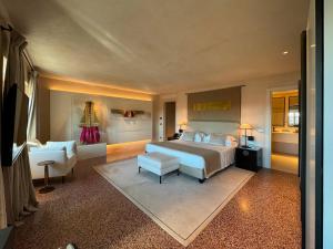 Hotel Palazzo Durazzo Suites - Guest Experience and Reviews
