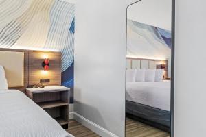 Hotel Skye San Francisco Airport SFO FREE SHUTTLE! - Room Types and Policies