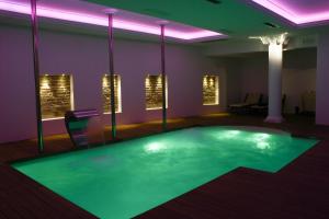 Hotel Vittoria - Facilities and Amenities