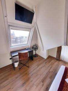Hotel Washington - Contact Information
