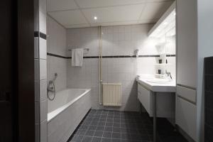 Hotel Zwartewater - Dining Options and Cuisine