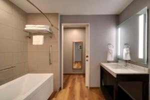 Hyatt Place LAX/Century BLVD - Guest Ratings