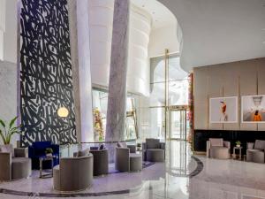 Hyde Hotel Dubai - Poolside Indulgence at the Pool Bar