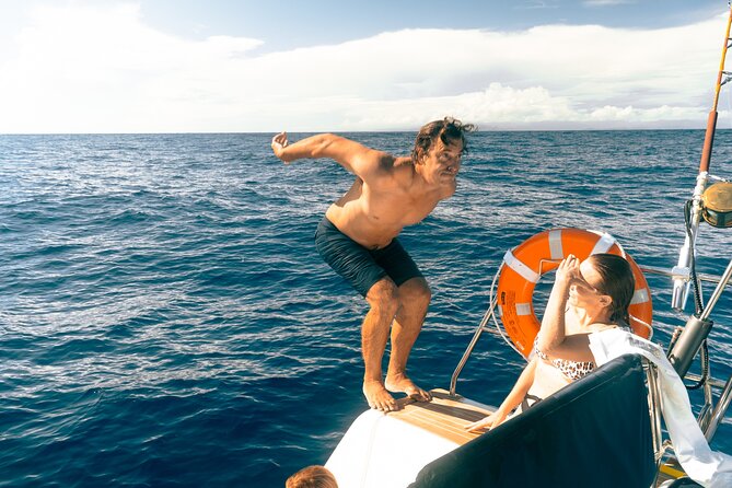 Kanoa Yacht Charter: 2-Hour Sail off Waikiki - Health and Safety Considerations