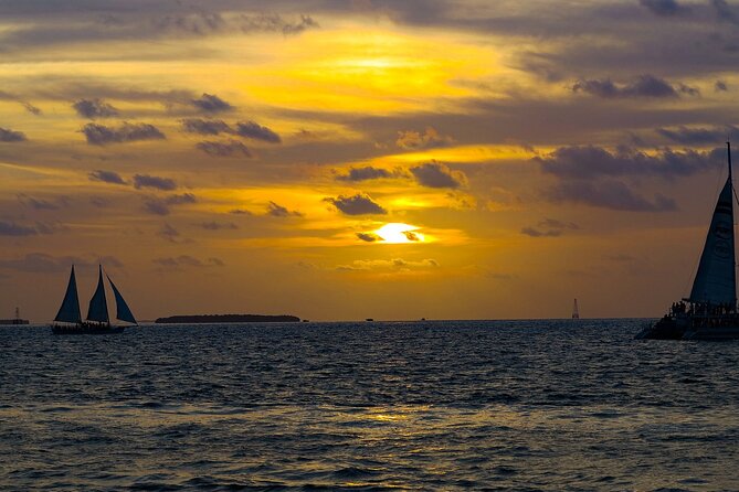Key West: Smathers Beach & Activities With a Sunset Catamaran & Open Bar - Open Bar and Live Music