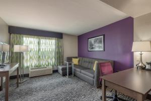 La Quinta by Wyndham Visalia/Sequoia Gateway - Amenities Offered