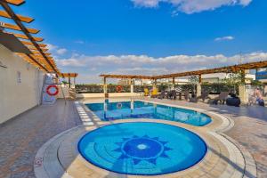 Landmark Summit Hotel - Questions About Your Stay