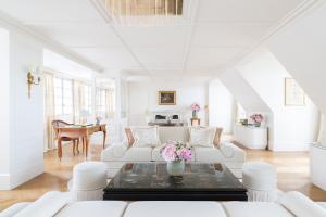 Le Bristol Paris - an Oetker Collection Hotel - Warm Hospitality and Homely Feel