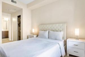 Luxury 2 Bedroom 2 Bathroom With Fitness Center and Pool - Outdoor Facilities