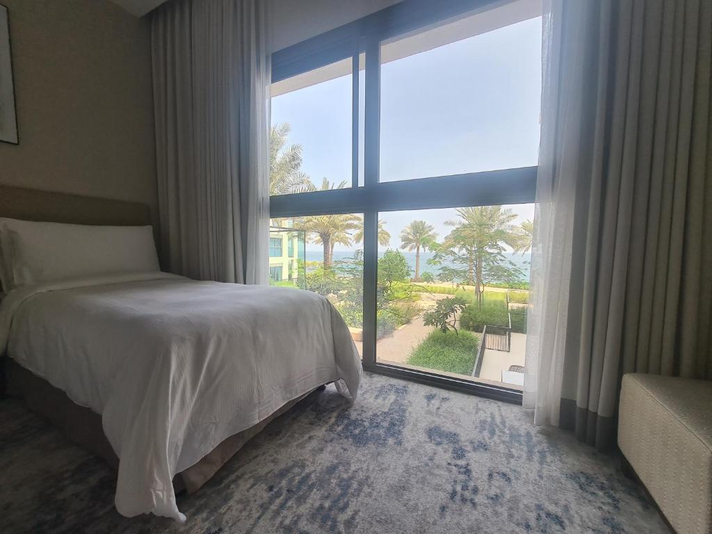 Luxury Sea View Apartment in Address Hotel Fujairah Review