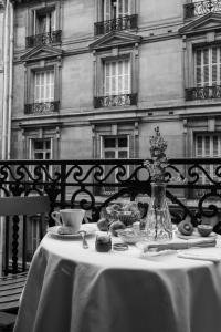 Maison Delano Paris - Room Features