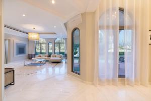 Maison Privee - Private Pool & Beach Access Villa With Cinematic Vws - Modern Bathroom Facilities
