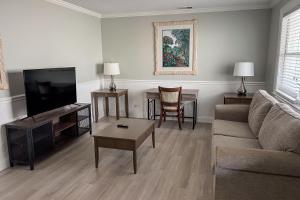 Marco Island Lakeside Inn - Policies and Important Information