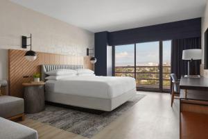 Marina Del Rey Marriott - Dining and Culinary Offerings