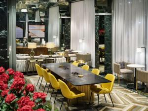 Millennium Hilton New York One UN Plaza - Dining Options Available