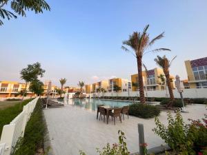 Modern 3BR Villa, DAMAC Hills 2 - Nearby Attractions